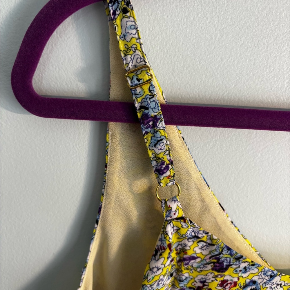 CAbi Scatter Floral Camisole STYLE #275 Size S - Picture 5 of 7